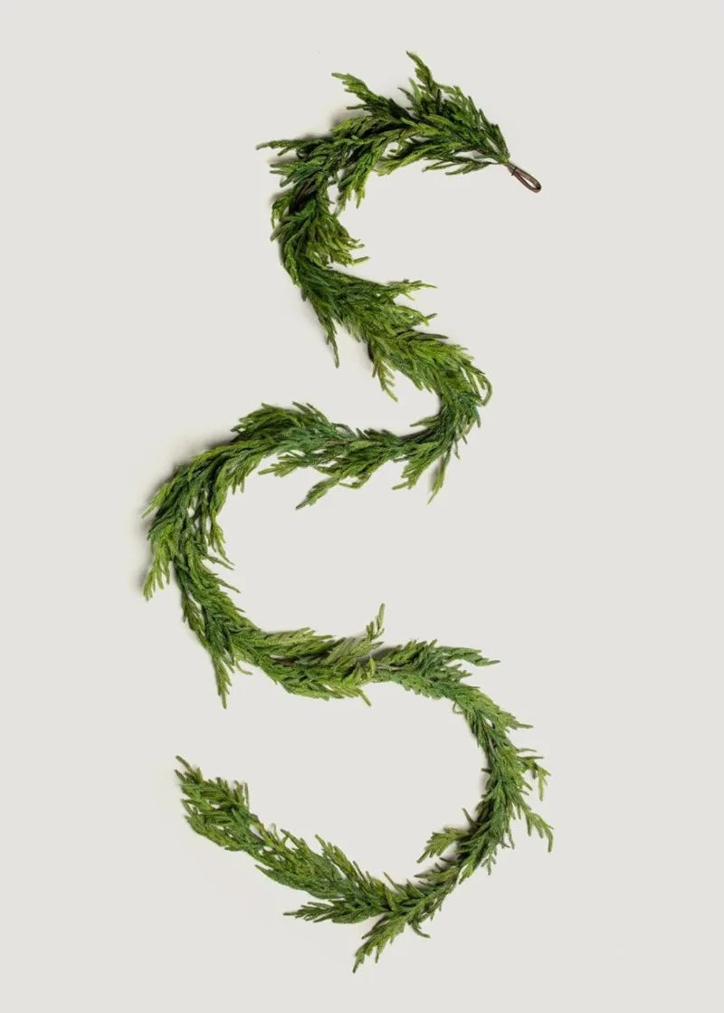 Full-Cascade Norfolk Pine Christmas Garland
