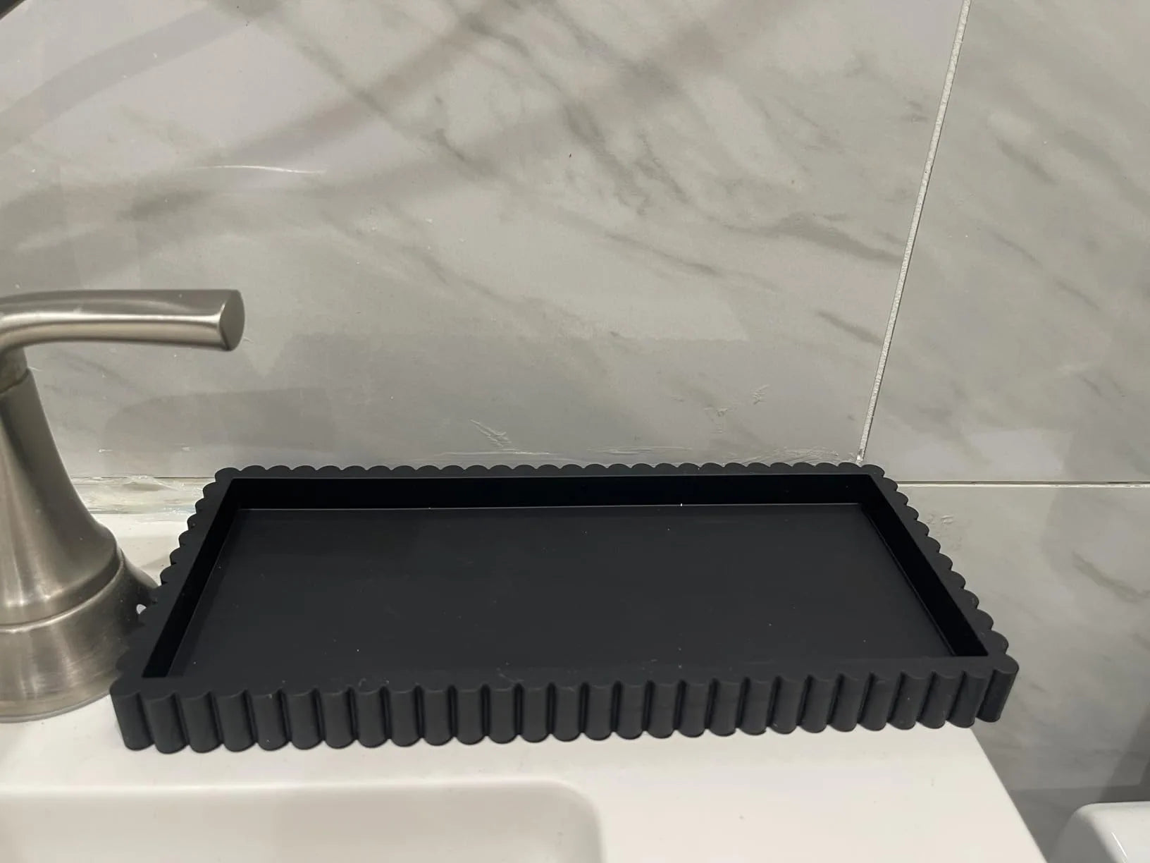 Wave-Edge Silicone Candle & Storage Tray