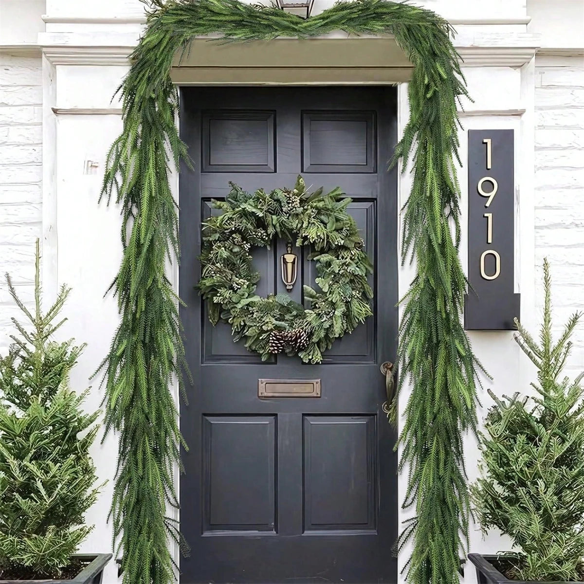Full-Cascade Norfolk Pine Christmas Garland